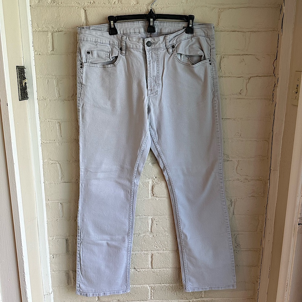 Buffalo David Bitton size 36 x 32 sam-x slim straight leg light gray denim